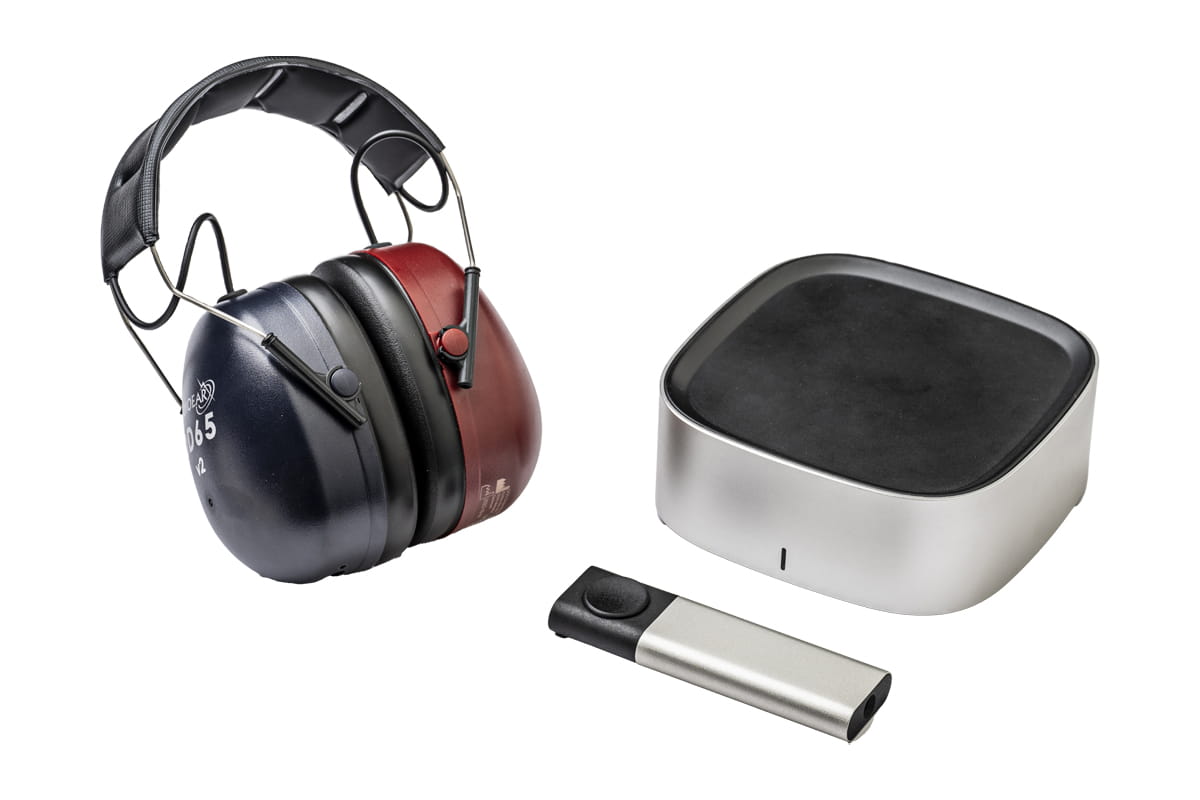 Headphones, audiometer and response buttton