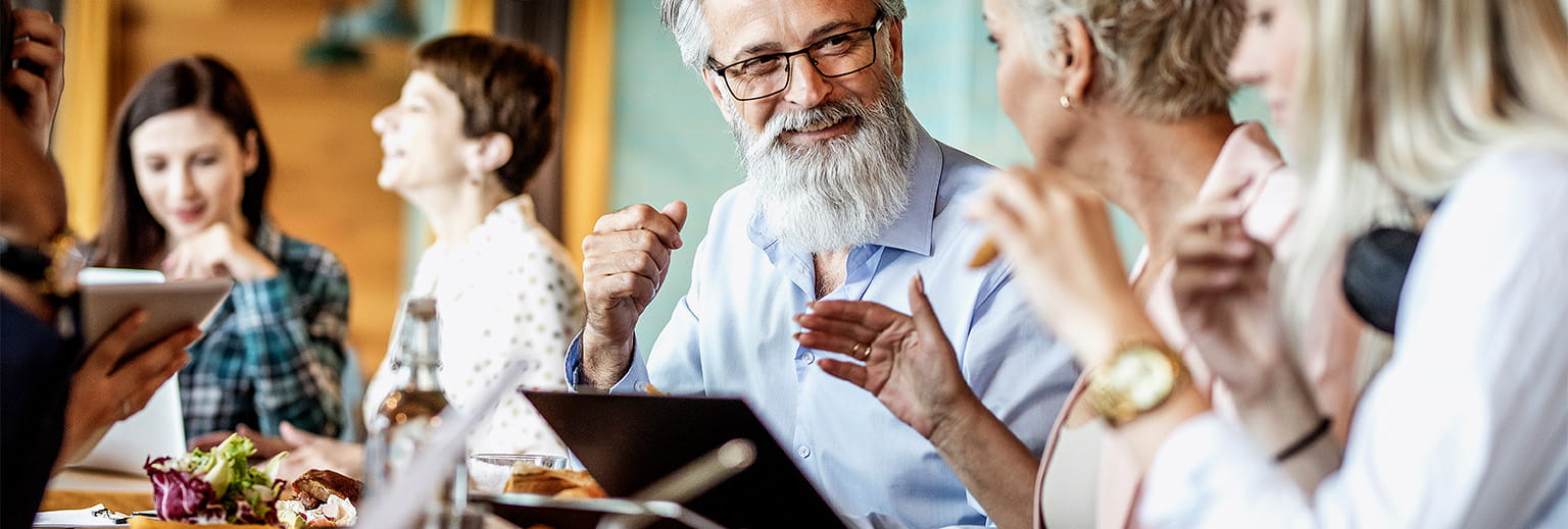 Aparat słuchowy dla seniora - jak wybrać - zdjęcie główne